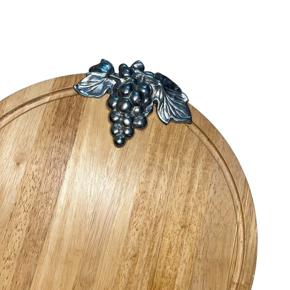 Wooden Cheese Board Silver Grape 15” Round Serving Tray wood charcuterie - Picture 2 of 3